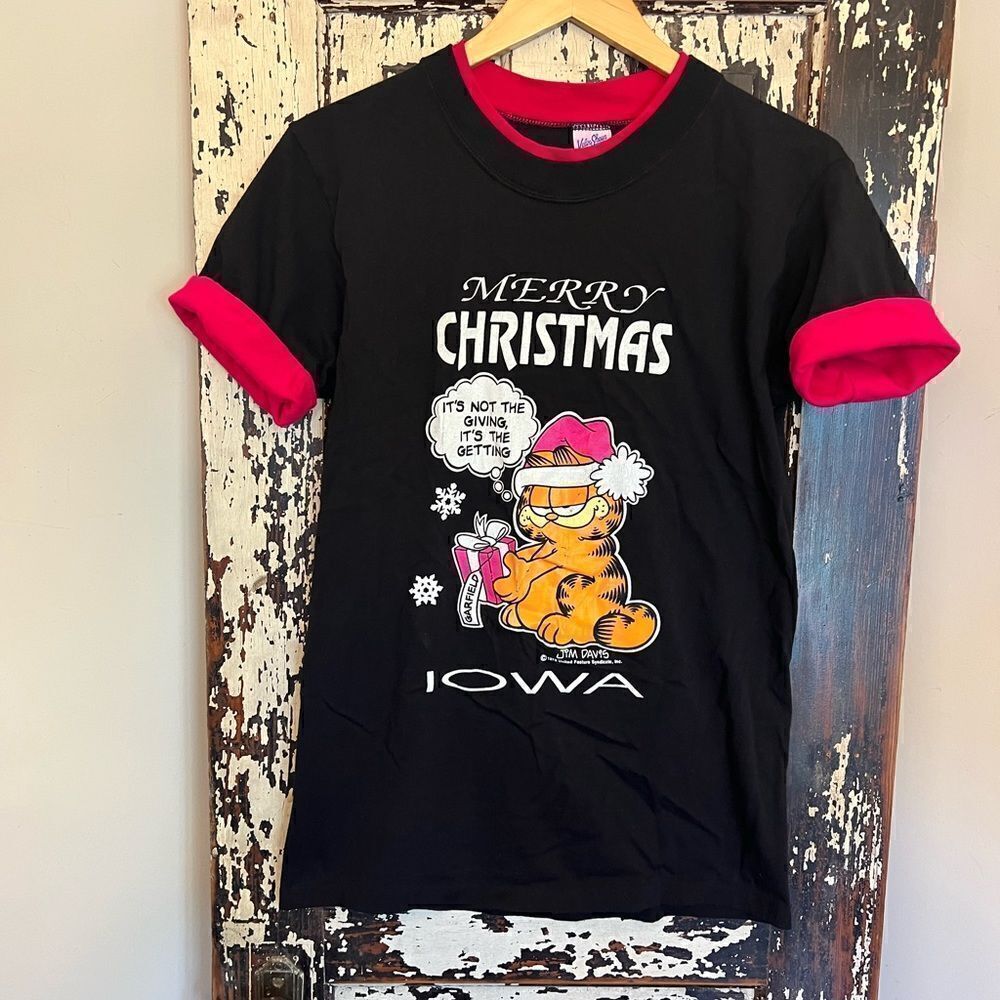 Vintage 80’s Velva Sheen Garfield Christmas Iowa Ringer T-shirt. Size Medium.
